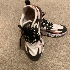 Nine React Air Max size 8